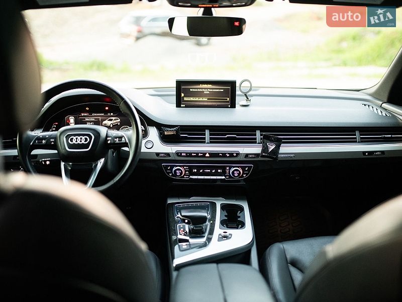 Позашляховик / Кросовер Audi Q7 2017 в Чернівцях