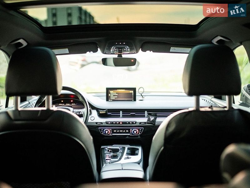 Позашляховик / Кросовер Audi Q7 2017 в Чернівцях