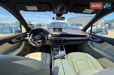 Внедорожник / Кроссовер Audi Q7 2017 в Стрые