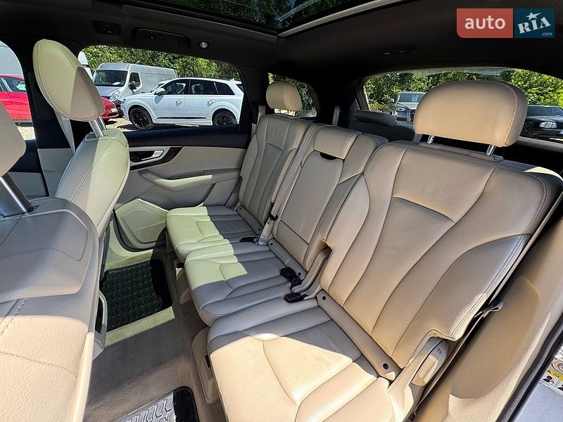 Внедорожник / Кроссовер Audi Q7 2017 в Стрые