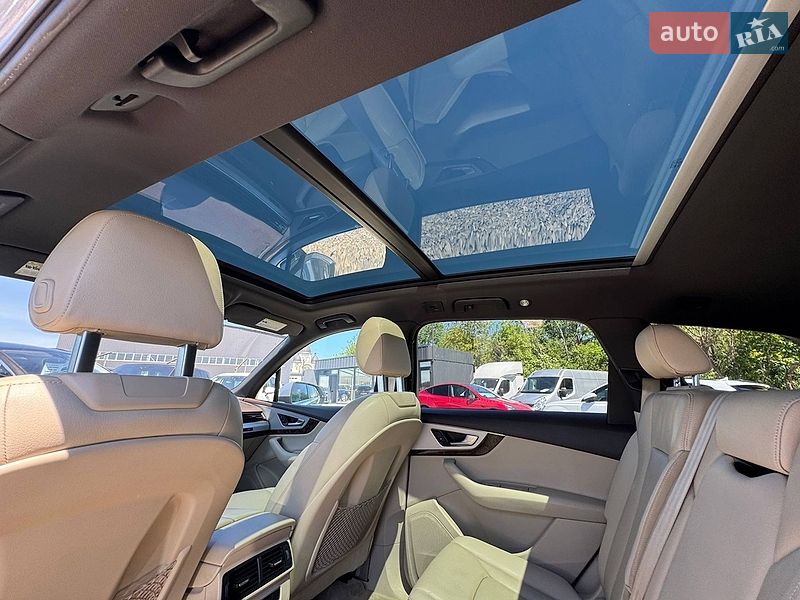Внедорожник / Кроссовер Audi Q7 2017 в Стрые