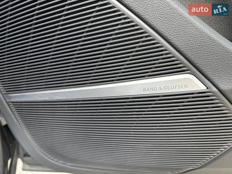 Внедорожник / Кроссовер Audi Q7 2024 в Новояворовске