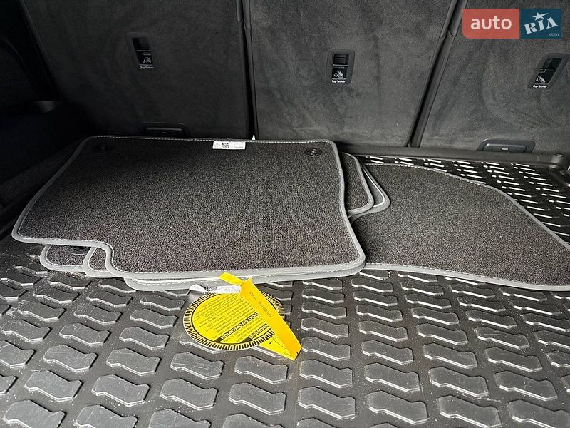 Внедорожник / Кроссовер Audi Q7 2024 в Новояворовске