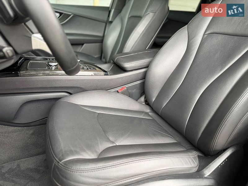 Внедорожник / Кроссовер Audi Q7 2017 в Ровно
