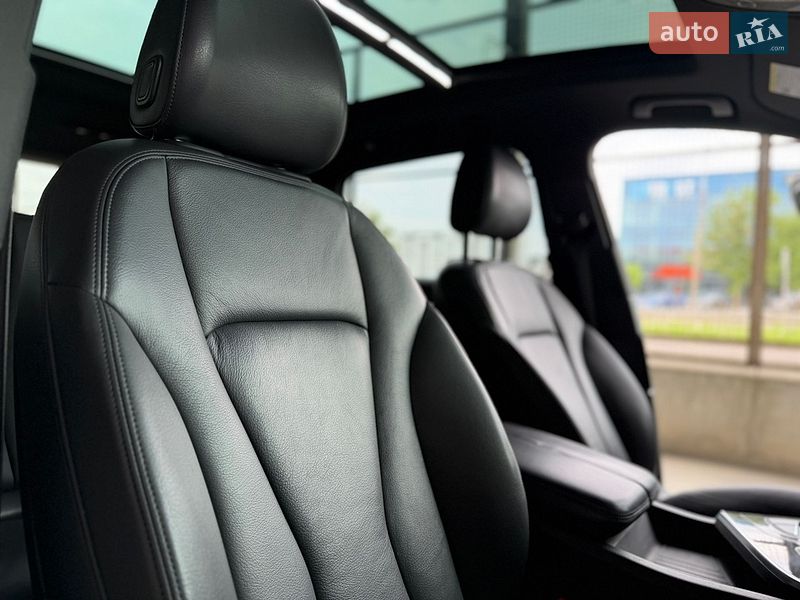 Внедорожник / Кроссовер Audi Q7 2017 в Ровно