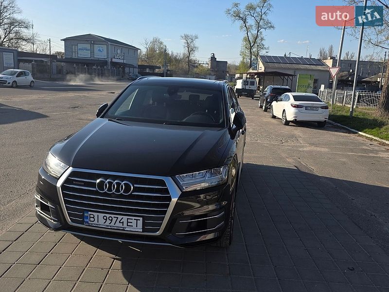Внедорожник / Кроссовер Audi Q7 2017 в Кременчуге