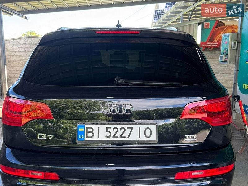 Позашляховик / Кросовер Audi Q7 2012 в Кременчуці