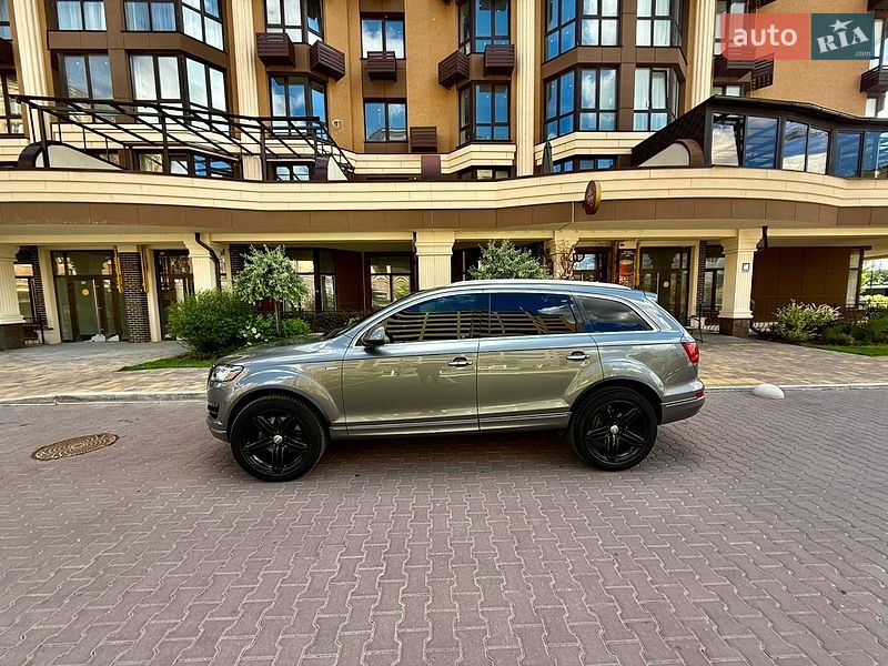 Позашляховик / Кросовер Audi Q7 2015 в Києві