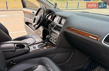 Позашляховик / Кросовер Audi Q7 2010 в Нововолинську