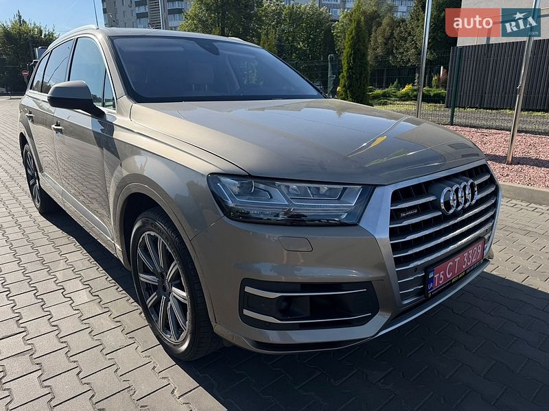 Позашляховик / Кросовер Audi Q7 2016 в Луцьку