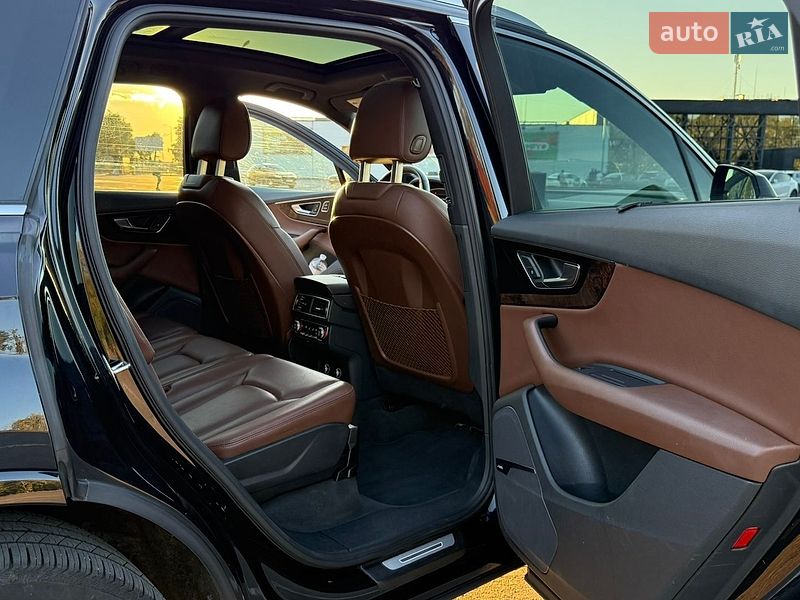 Внедорожник / Кроссовер Audi Q7 2019 в Киеве