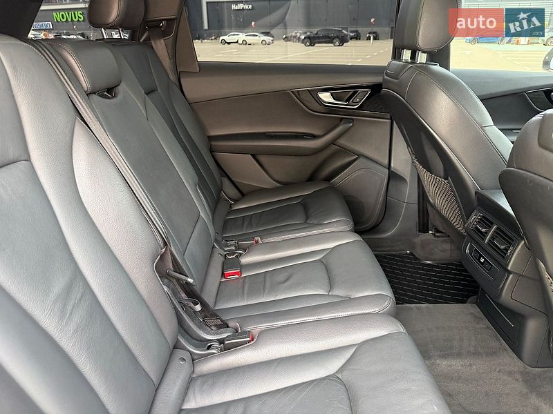 Позашляховик / Кросовер Audi Q7 2016 в Києві