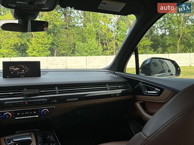 Позашляховик / Кросовер Audi Q7 2016 в Луцьку