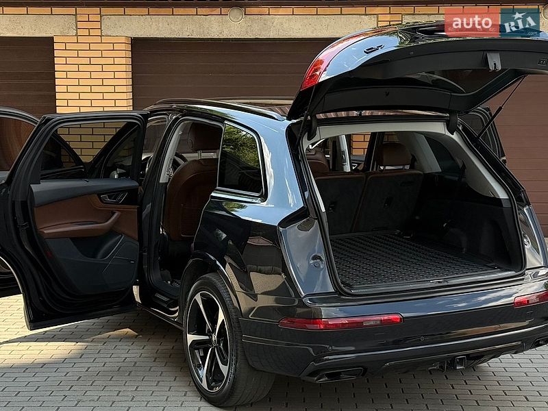 Внедорожник / Кроссовер Audi Q7 2017 в Луцке