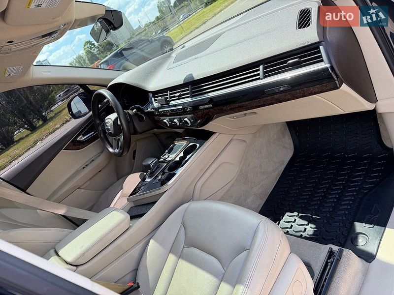 Внедорожник / Кроссовер Audi Q7 2016 в Киеве