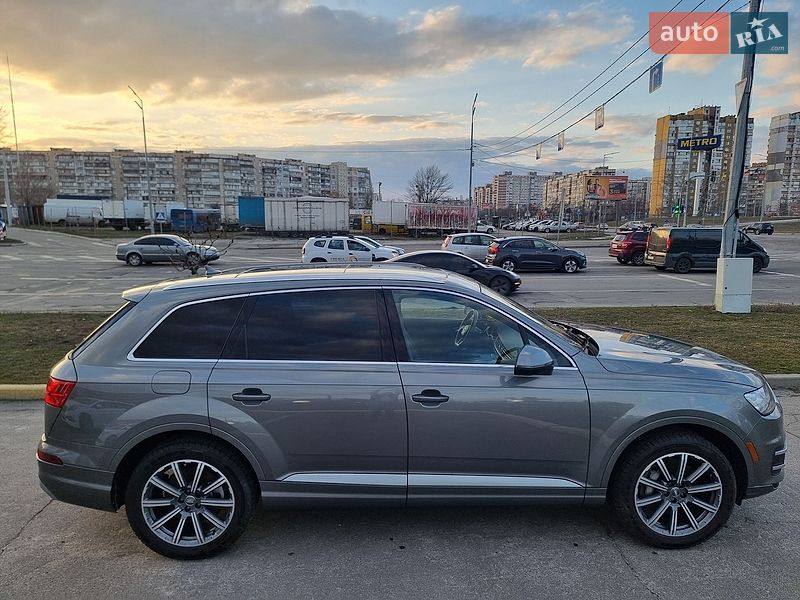 Внедорожник / Кроссовер Audi Q7 2017 в Киеве