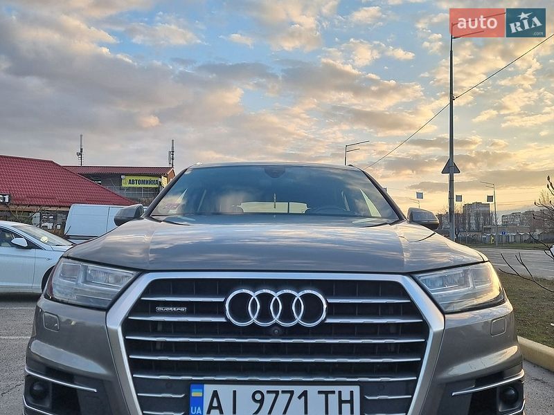 Внедорожник / Кроссовер Audi Q7 2017 в Киеве