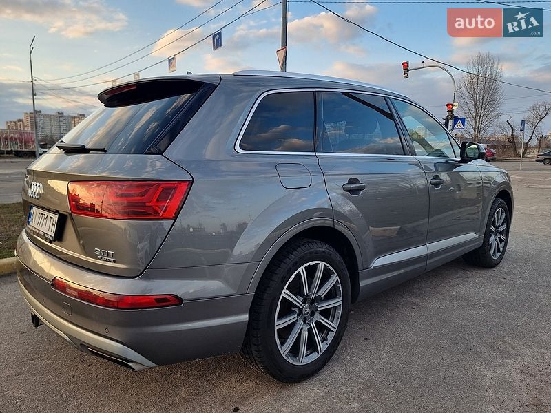 Внедорожник / Кроссовер Audi Q7 2017 в Киеве