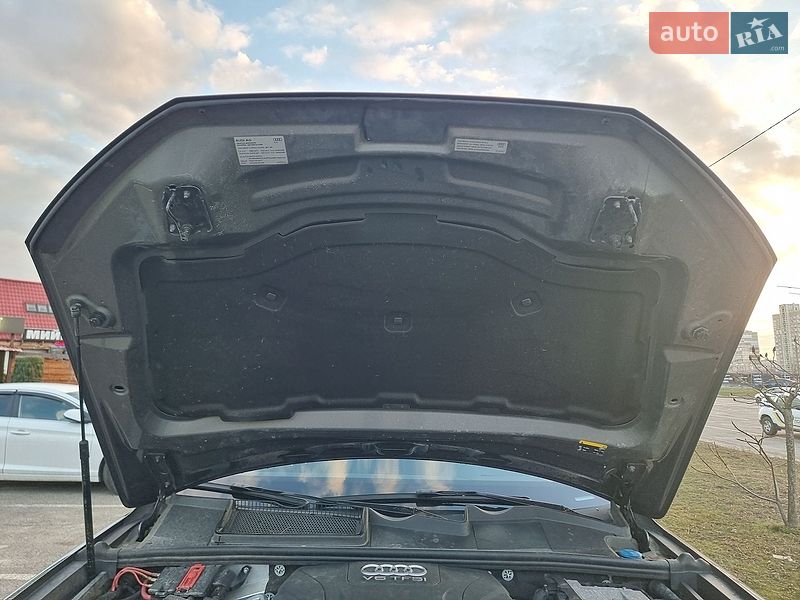 Внедорожник / Кроссовер Audi Q7 2017 в Киеве