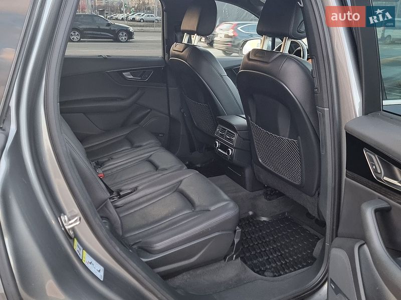 Внедорожник / Кроссовер Audi Q7 2017 в Киеве