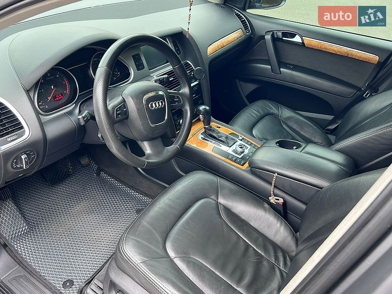 Позашляховик / Кросовер Audi Q7 2010 в Тернополі