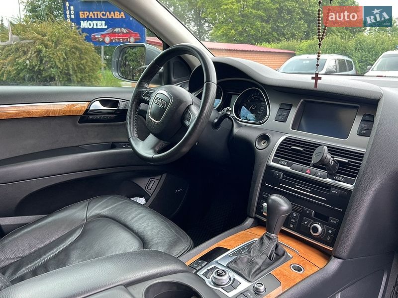 Позашляховик / Кросовер Audi Q7 2010 в Тернополі