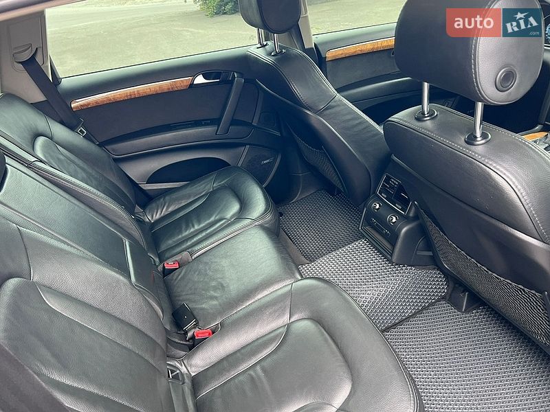 Позашляховик / Кросовер Audi Q7 2010 в Тернополі
