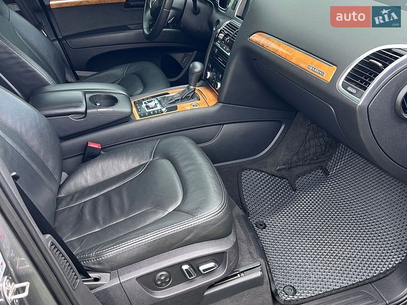 Позашляховик / Кросовер Audi Q7 2010 в Тернополі