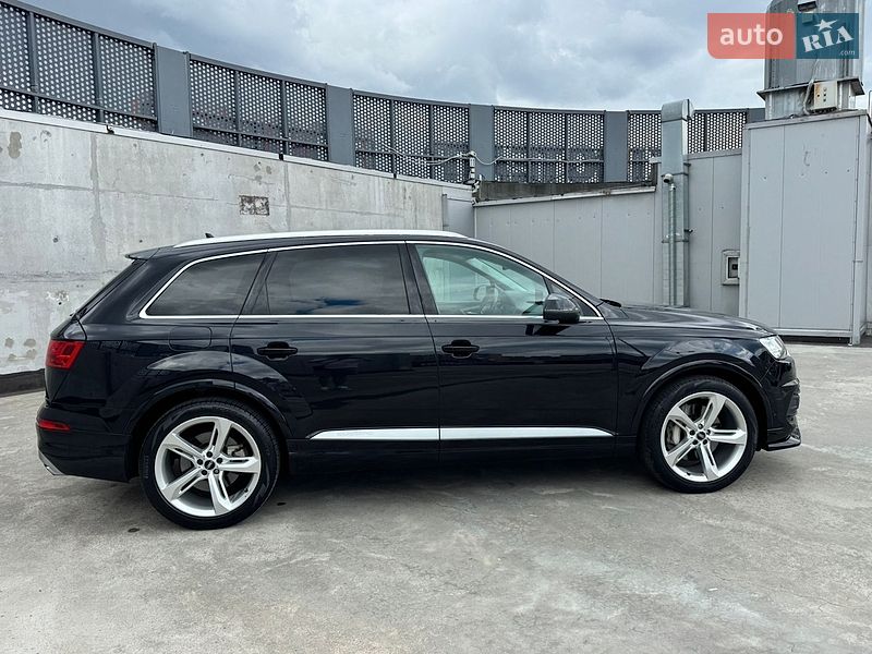 Внедорожник / Кроссовер Audi Q7 2018 в Киеве