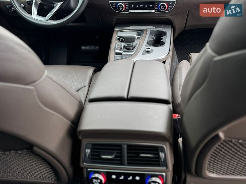 Внедорожник / Кроссовер Audi Q7 2018 в Киеве