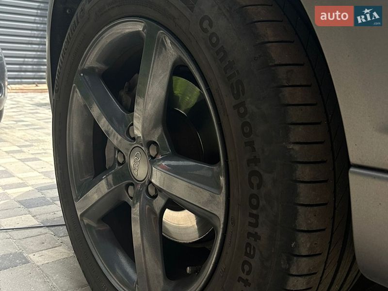 Позашляховик / Кросовер Audi Q7 2012 в Києві