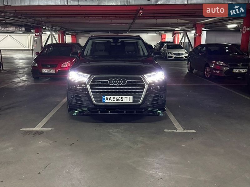 Внедорожник / Кроссовер Audi Q7 2018 в Киеве