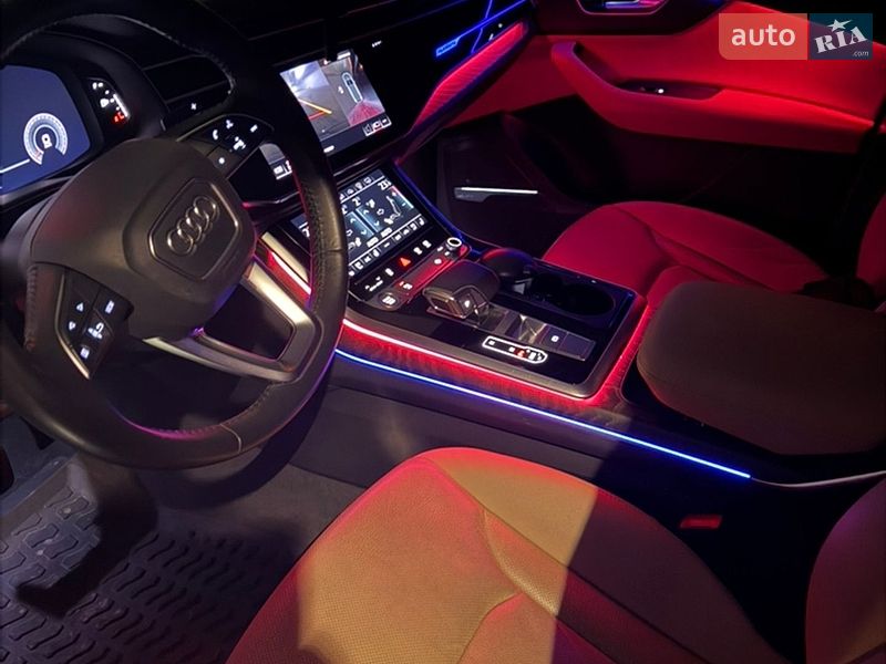 Позашляховик / Кросовер Audi Q7 2020 в Києві