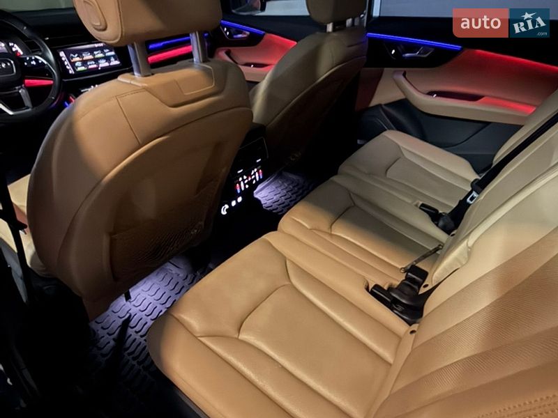 Позашляховик / Кросовер Audi Q7 2020 в Києві