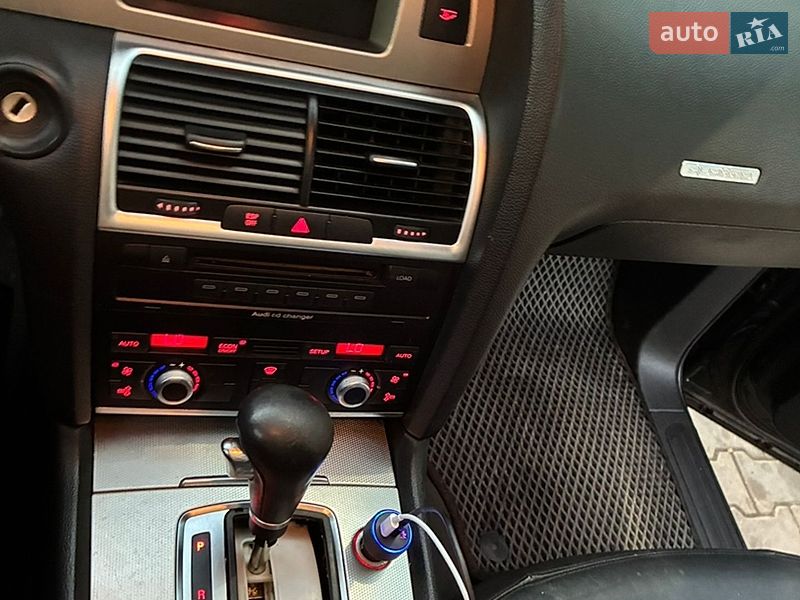 Позашляховик / Кросовер Audi Q7 2007 в Чернівцях