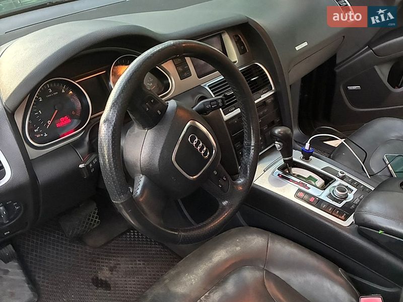 Позашляховик / Кросовер Audi Q7 2007 в Чернівцях