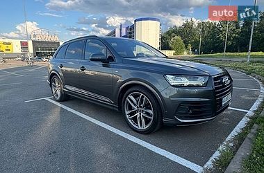 Внедорожник / Кроссовер Audi Q7 2016 в Киеве
