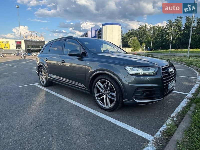 Внедорожник / Кроссовер Audi Q7 2016 в Киеве