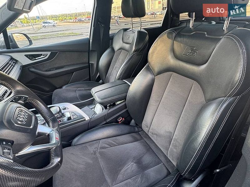 Внедорожник / Кроссовер Audi Q7 2016 в Киеве