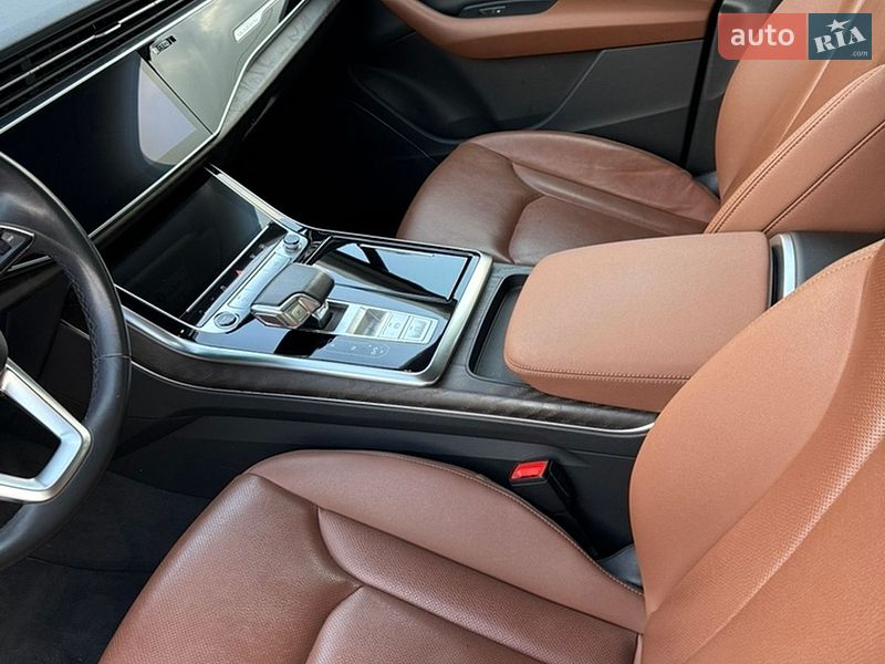 Позашляховик / Кросовер Audi Q7 2021 в Тернополі