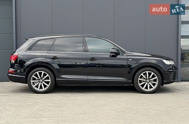 Позашляховик / Кросовер Audi Q7 2017 в Луцьку