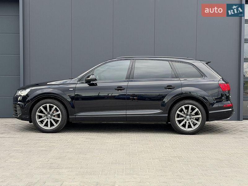 Позашляховик / Кросовер Audi Q7 2017 в Луцьку