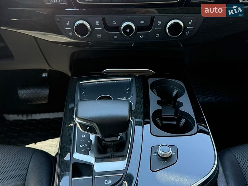 Позашляховик / Кросовер Audi Q7 2017 в Києві