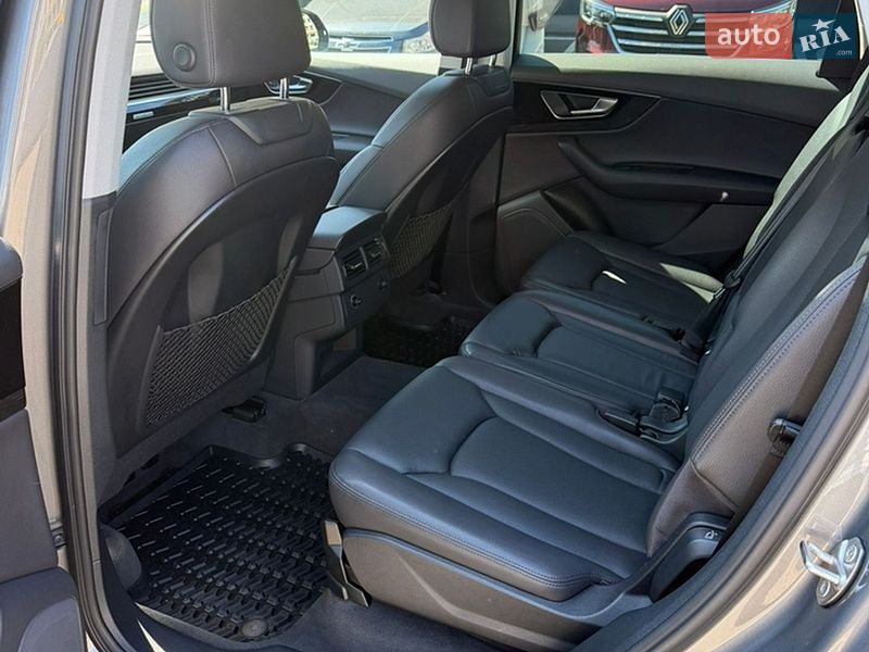 Позашляховик / Кросовер Audi Q7 2017 в Києві