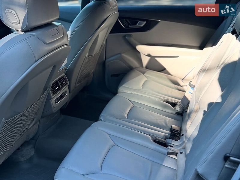 Позашляховик / Кросовер Audi Q7 2016 в Брюховичах