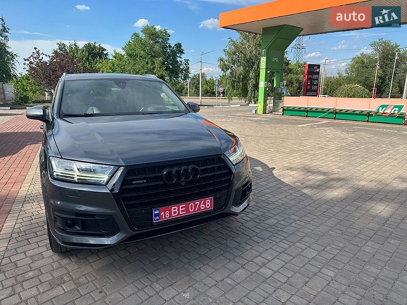 Внедорожник / Кроссовер Audi Q7 2018 в Кривом Роге