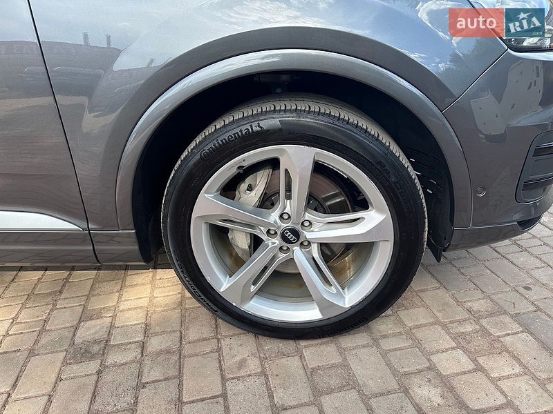 Внедорожник / Кроссовер Audi Q7 2018 в Кривом Роге