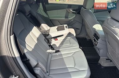 Внедорожник / Кроссовер Audi Q7 2018 в Кривом Роге