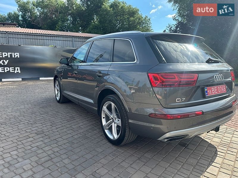 Внедорожник / Кроссовер Audi Q7 2018 в Кривом Роге