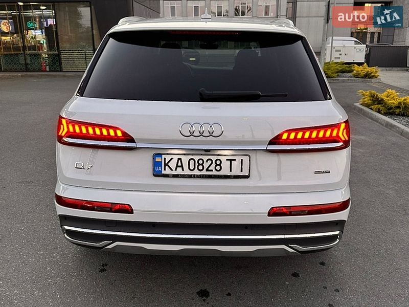 Позашляховик / Кросовер Audi Q7 2022 в Дніпрі